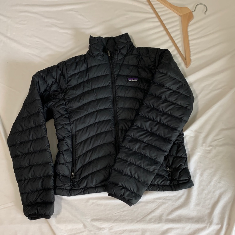 Patagonia Women's Down Sweater Jacket- Blk - Small